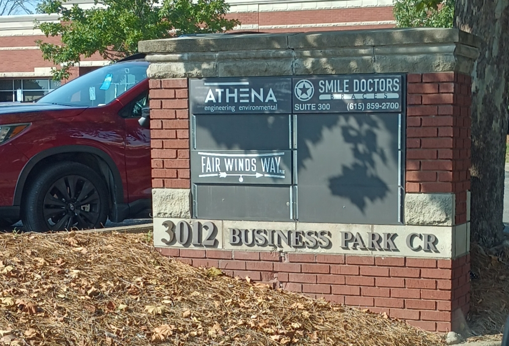 monument sign business park - Goodlettsville